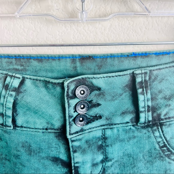 RARE Lovesick Green & Black Acid Wash 3-Button Distressed Skinny Jeans - Picture 4 of 8